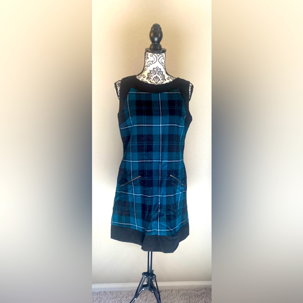Green Plaid Dress. Medium - knee length with Zips up the back. Never worn.
